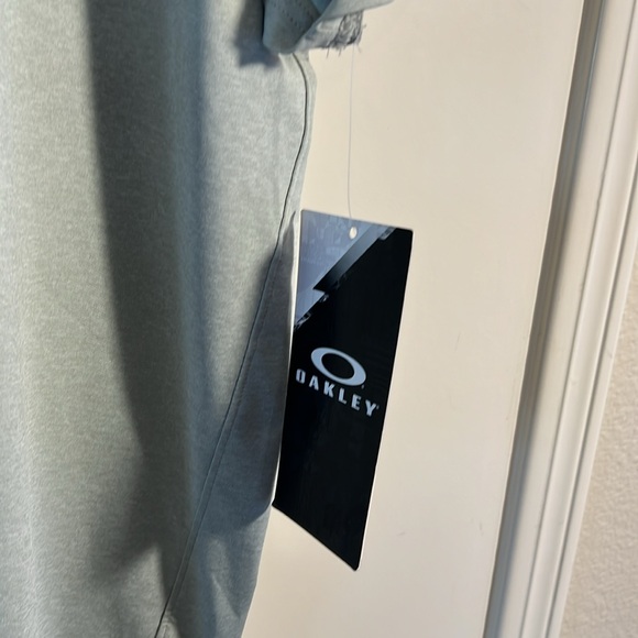 Oakley Men’s Hydrolix Golf Shirt NWT - Picture 6 of 10